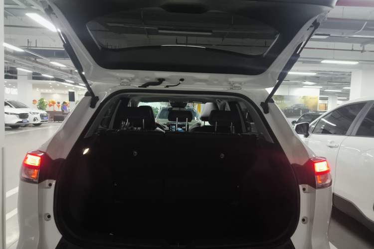 Used Toyota FRONTLANDER 2024 2.0L Smart Electric Hybrid Dual-Engine Luxury Edition Trunk