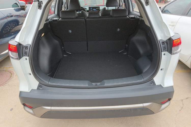 Used Toyota FRONTLANDER 2024 2.0L Smart Electric Hybrid Dual-Engine Luxury Edition Trunk