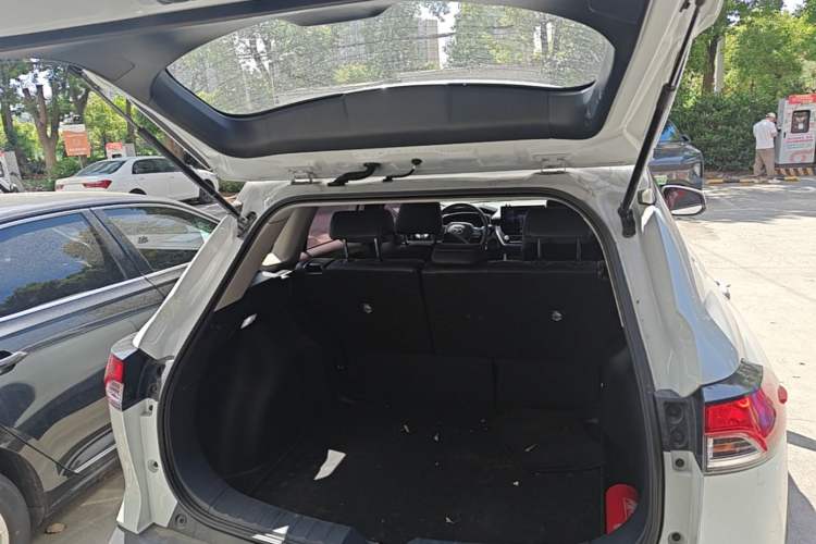 Used Toyota FRONTLANDER 2024 2.0L CVT Elite Plus Edition Trunk