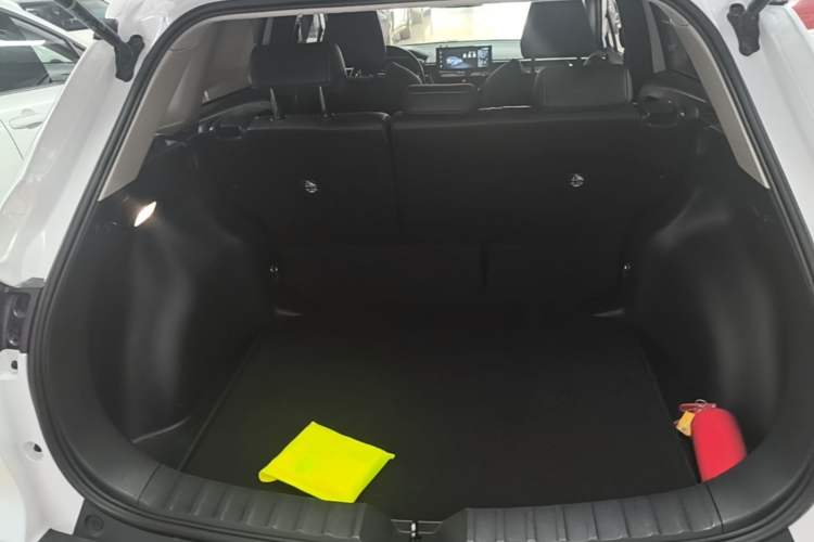 Used Toyota FRONTLANDER 2024 2.0L CVT Elite Plus Edition Trunk