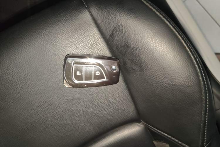 Used Toyota FRONTLANDER 2024 2.0L CVT Elite Edition Vehicle Key