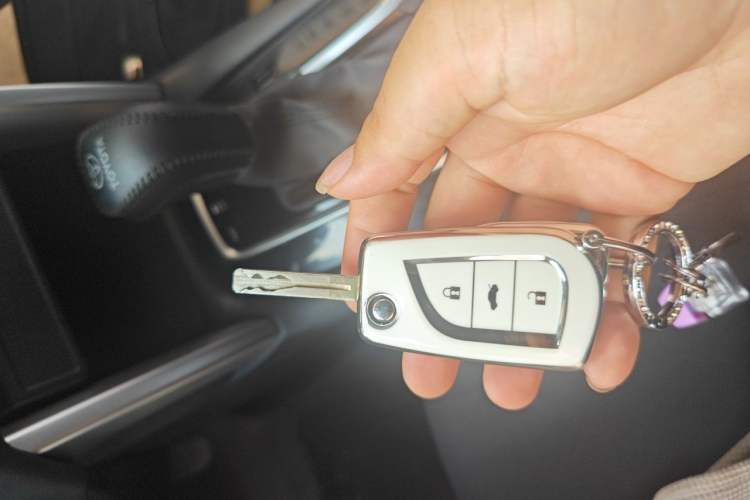Used Toyota FRONTLANDER 2024 2.0L CVT Elite Edition Vehicle Key