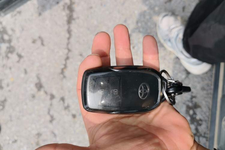 Used Toyota FRONTLANDER 2024 2.0L Smart Electric Hybrid Dual-Engine Leading Edition Vehicle Key