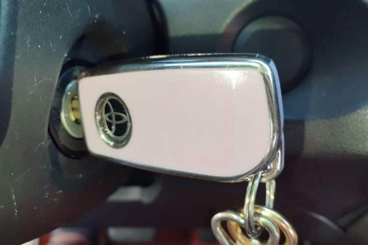 Used Toyota FRONTLANDER 2024 2.0L CVT Elite Edition Vehicle Key