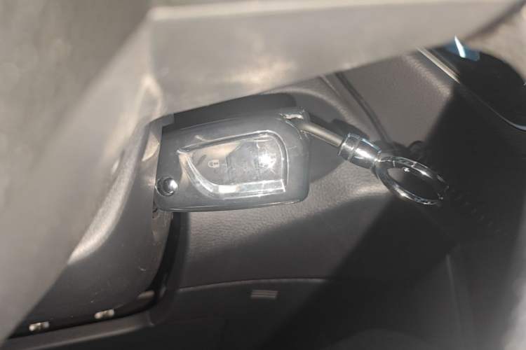 Used Toyota FRONTLANDER 2024 2.0L CVT Elite Plus Edition Vehicle Key