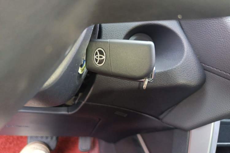 Used Toyota FRONTLANDER 2024 2.0L CVT Elite Edition Vehicle Key