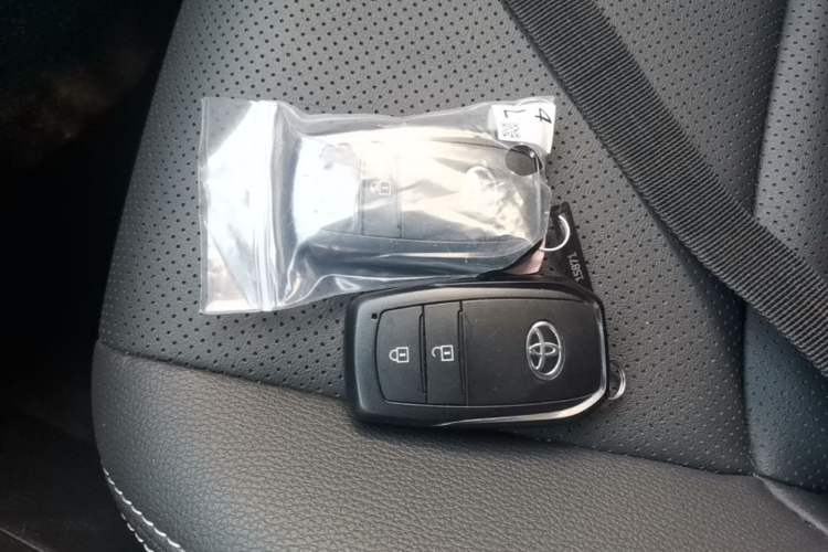 Used Toyota FRONTLANDER 2024 2.0L CVT Leading Plus Edition Vehicle Key