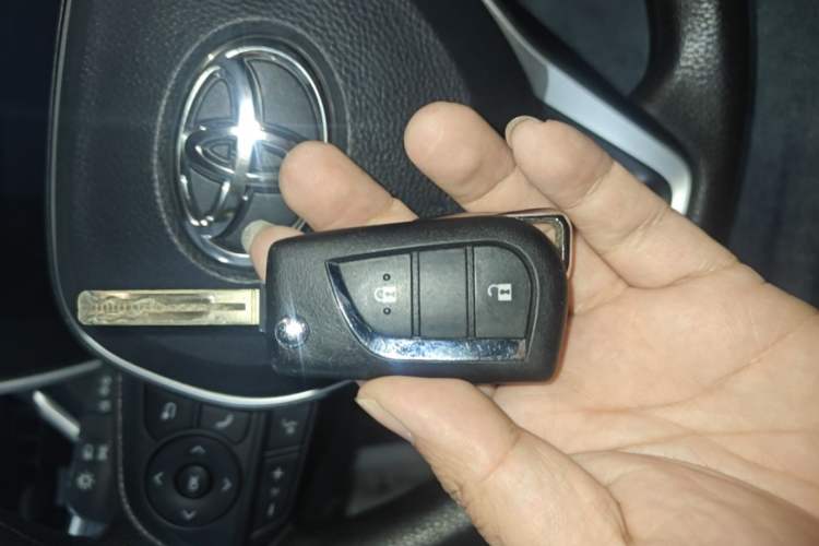 Used Toyota FRONTLANDER 2024 2.0L CVT Elite Plus Edition Vehicle Key