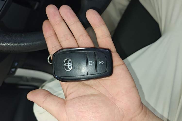 Used Toyota FRONTLANDER 2024 2.0L CVT Luxury Edition Vehicle Key