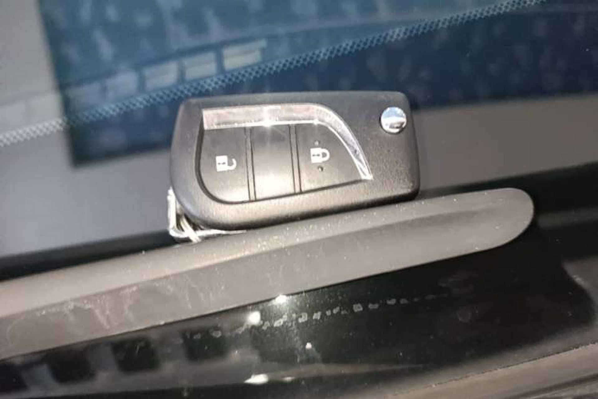 Used Toyota FRONTLANDER 2024 2.0L CVT Elite Edition Vehicle Key
