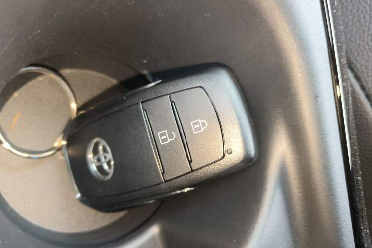 Used Toyota FRONTLANDER 2024 2.0L Smart Electric Hybrid Dual-Engine Luxury Edition Vehicle Key