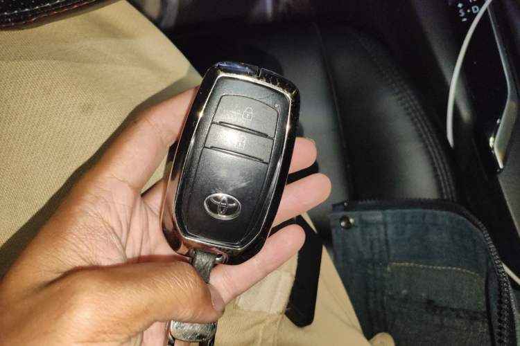 Used Toyota FRONTLANDER 2024 2.0L Smart Electric Hybrid Dual-Engine Leading Edition Vehicle Key