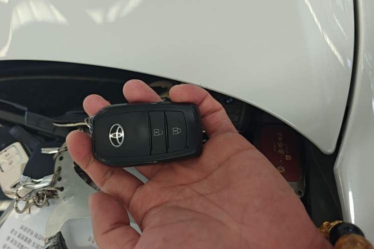 Used Toyota FRONTLANDER 2024 2.0L CVT Luxury Edition Vehicle Key