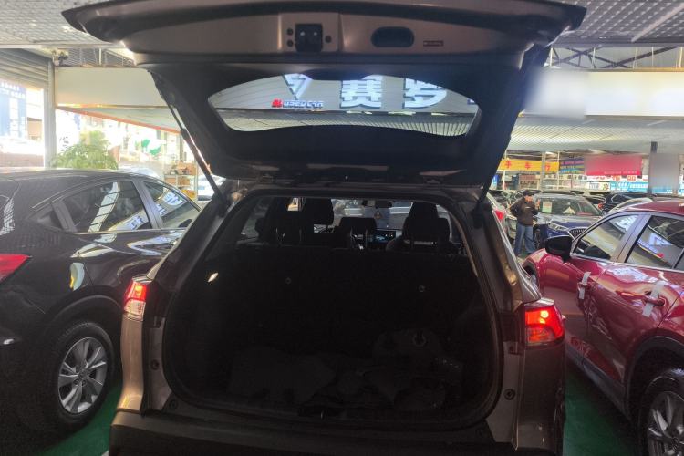 Used Toyota FRONTLANDER 2024 2.0L CVT Elite Edition Trunk