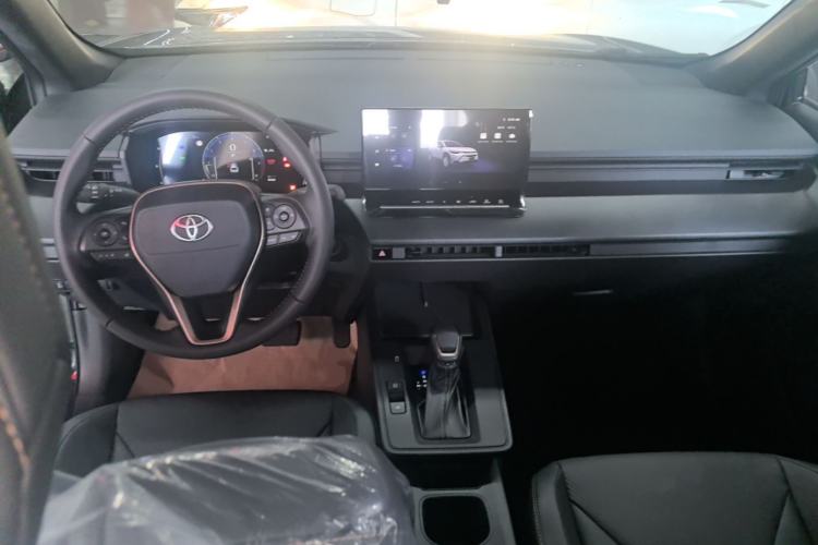 Used Toyota FRONTLANDER 2026 Model 2.0L CVT Comfort Edition Center Console
