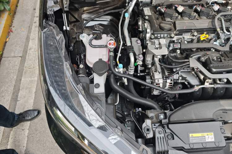 Used Toyota FRONTLANDER 2026 Model 2.0L CVT Comfort Edition Engine Bay Right