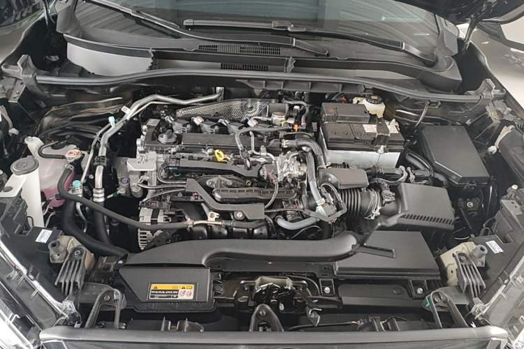 Used Toyota FRONTLANDER 2026 Model 2.0L CVT Luxury Edition Engine Bay