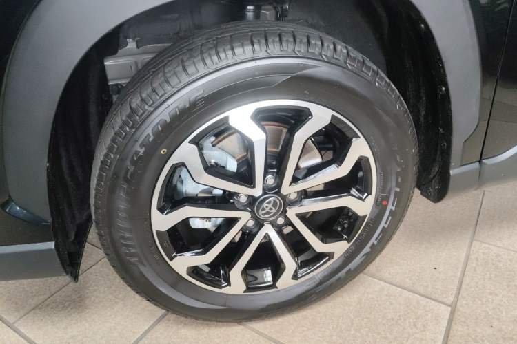 Used Toyota FRONTLANDER 2026 Model 2.0L CVT Luxury Edition Exterior 4