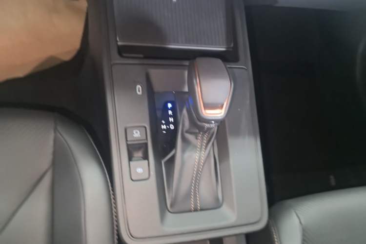 Used Toyota FRONTLANDER 2026 Model 2.0L CVT Comfort Edition Gear Lever