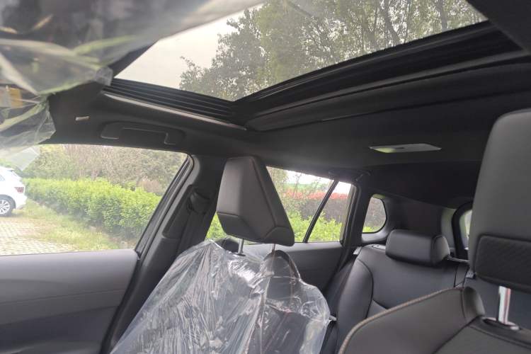 Used Toyota FRONTLANDER 2026 Model 2.0L Smart Electric Hybrid Dual-Engine Luxury Edition Headliner