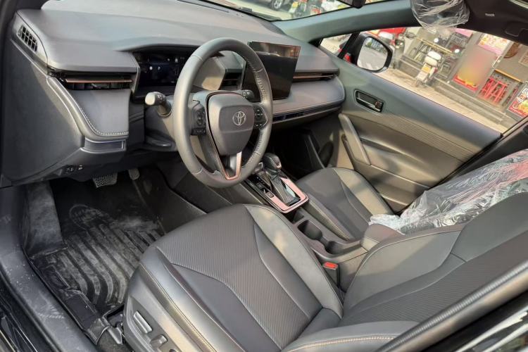 Used Toyota FRONTLANDER 2026 Model 2.0L Smart Electric Hybrid Dual-Engine Luxury Edition Interior 2