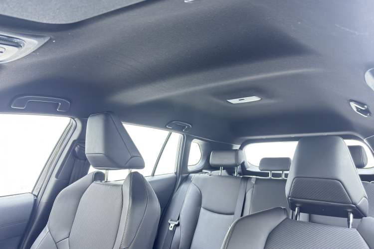 Used Toyota FRONTLANDER 2026 Model 2.0L CVT Comfort Edition Interior 5