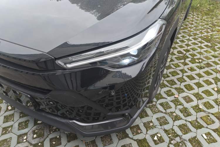 Used Toyota FRONTLANDER 2026 Model 2.0L Smart Electric Hybrid Dual-Engine Luxury Edition Left Front Headlight