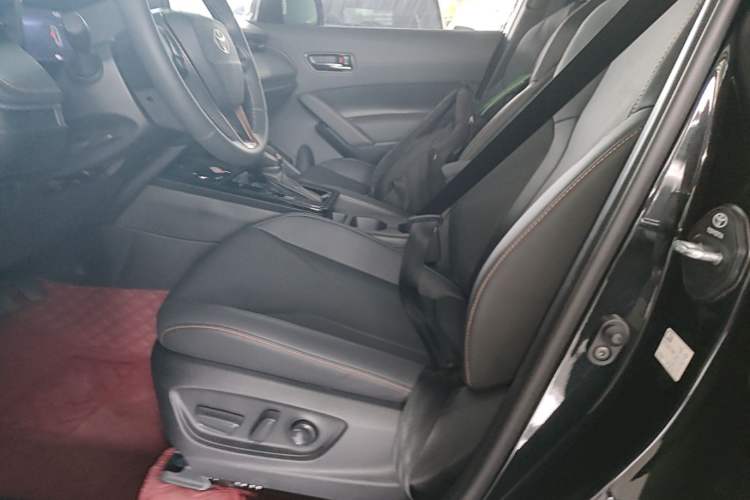 Used Toyota FRONTLANDER 2026 Model 2.0L CVT Luxury Edition Left Front Seat