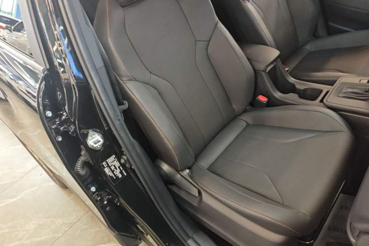 Used Toyota FRONTLANDER 2026 Model 2.0L CVT Comfort Edition Right Front Seat
