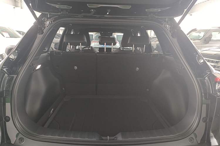 Used Toyota FRONTLANDER 2026 Model 2.0L CVT Luxury Edition Trunk