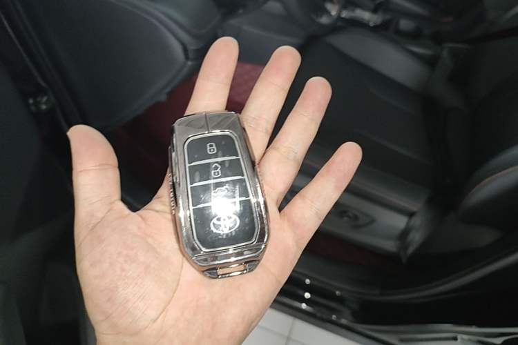 Used Toyota FRONTLANDER 2026 Model 2.0L CVT Luxury Edition Vehicle Key