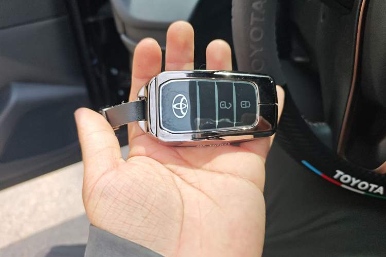 Used Toyota FRONTLANDER 2026 Model 2.0L CVT Comfort Edition Vehicle Key