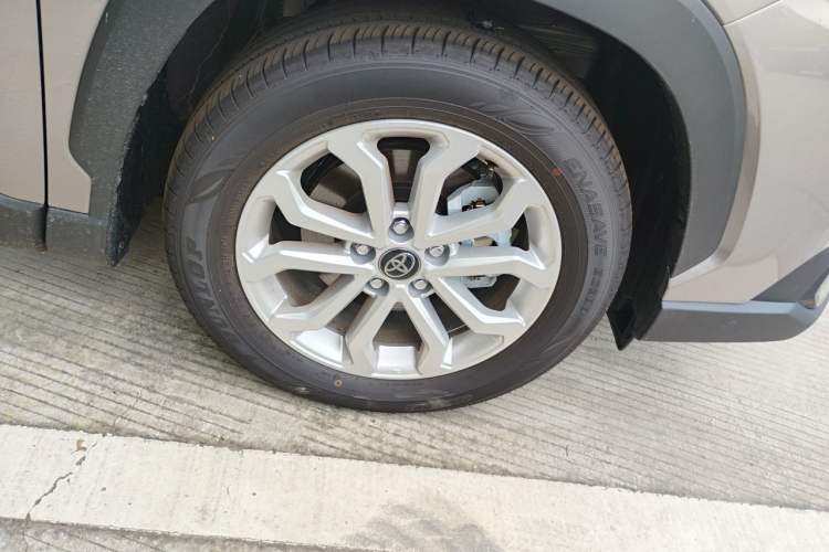 Used Toyota FRONTLANDER 2026 Model 2.0L Smart Electric Hybrid Dual-Engine Leading Edition Right Front Wheel Hub