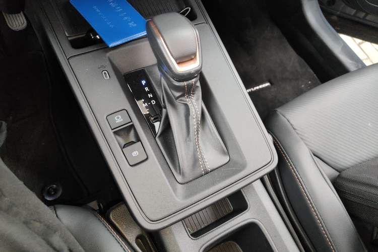 Used Toyota FRONTLANDER 2026 Model 2.0L CVT Comfort PLUS Edition Gear Lever