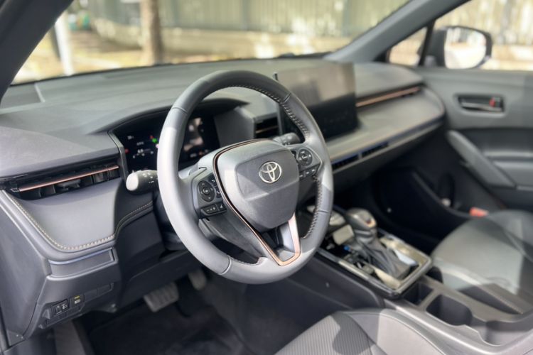 Used Toyota FRONTLANDER 2026 Model 2.0L CVT Luxury Edition Interior 2