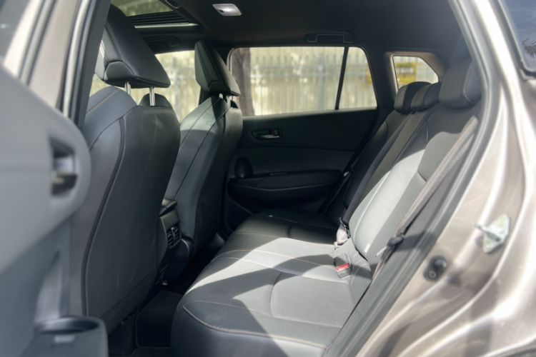 Used Toyota FRONTLANDER 2026 Model 2.0L CVT Luxury Edition Interior 4