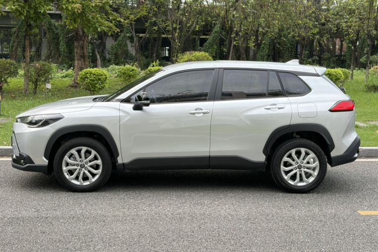 Used Toyota FRONTLANDER 2026 Model 2.0L CVT Comfort Edition Exterior 2