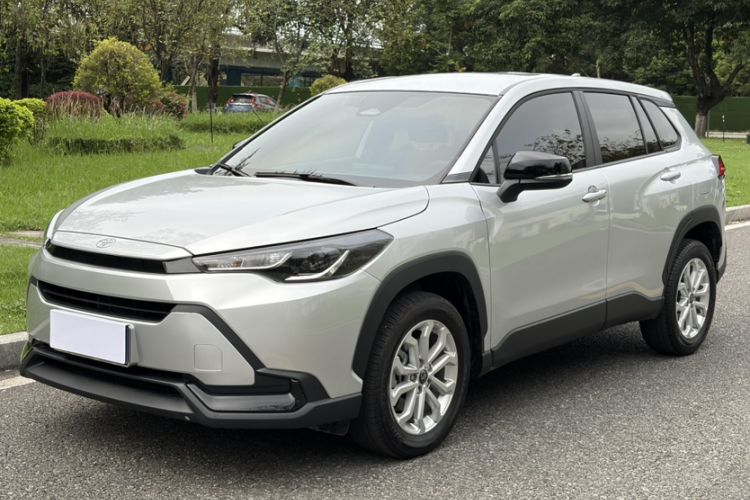 Used Toyota FRONTLANDER 2026 Model 2.0L CVT Comfort Edition Exterior 3