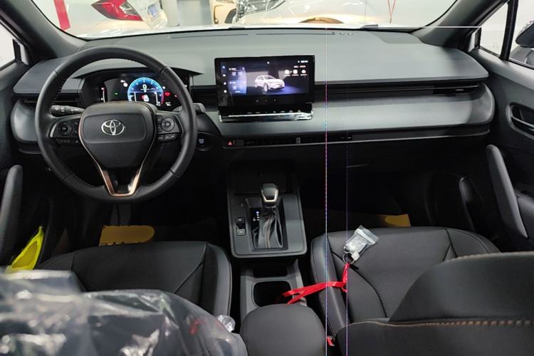 Used Toyota FRONTLANDER 2026 Model 2.0L CVT Comfort Edition Center Console