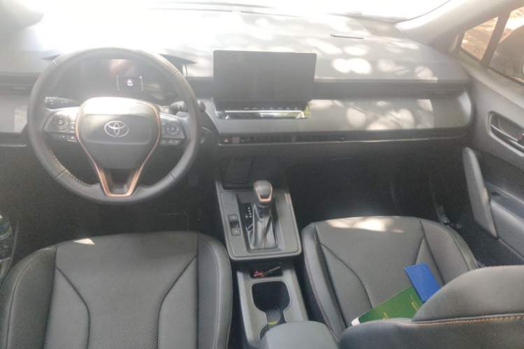 Used Toyota FRONTLANDER 2026 Model 2.0L CVT Comfort Edition Center Console