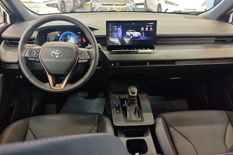 Used Toyota FRONTLANDER 2026 Model 2.0L CVT Comfort Edition Center Console