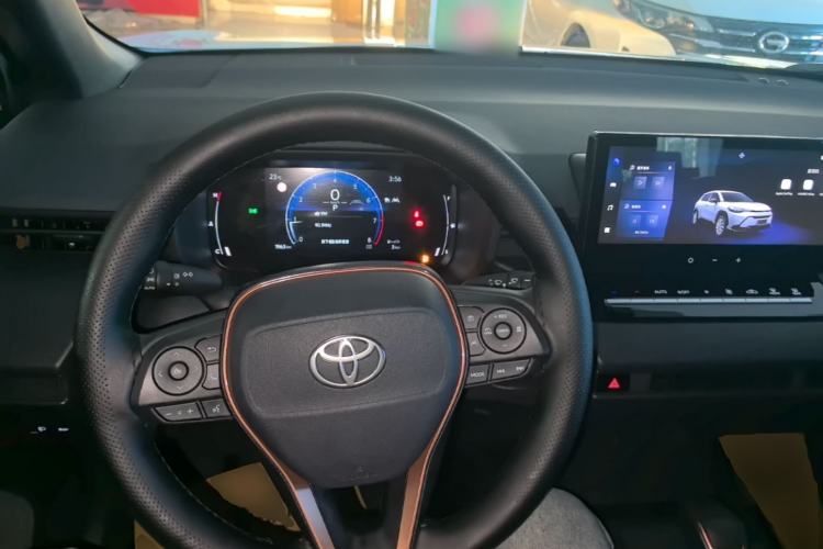 Used Toyota FRONTLANDER 2026 Model 2.0L CVT Comfort Edition Center Console