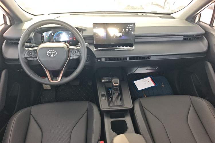 Used Toyota FRONTLANDER 2026 Model 2.0L CVT Comfort Edition Center Console