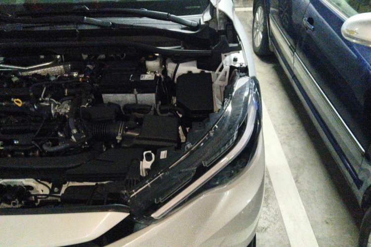Used Toyota FRONTLANDER 2026 Model 2.0L CVT Luxury Edition Engine Bay Left