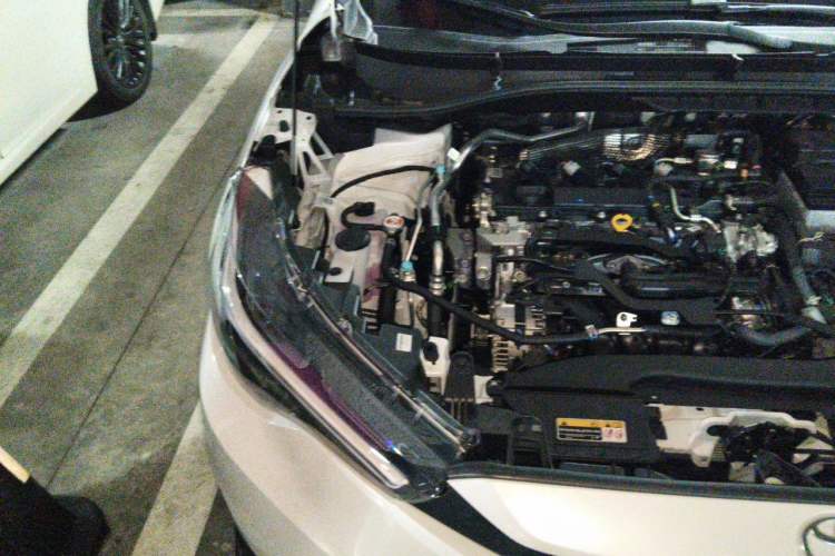 Used Toyota FRONTLANDER 2026 Model 2.0L CVT Luxury Edition Engine Bay Right
