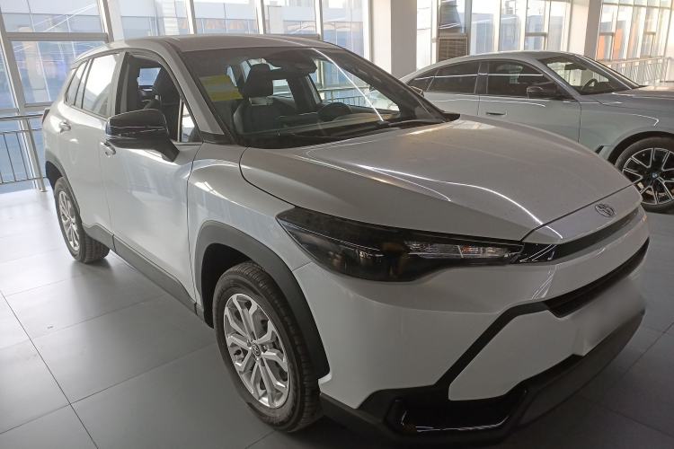 Used Toyota FRONTLANDER 2026 Model 2.0L CVT Comfort Edition Exterior 2