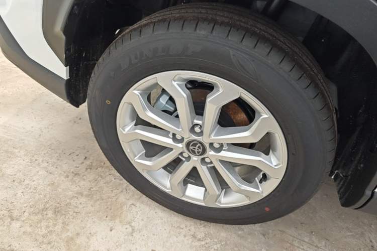 Used Toyota FRONTLANDER 2026 Model 2.0L CVT Comfort Edition Exterior 2