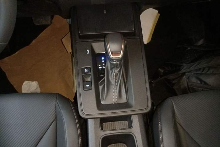 Used Toyota FRONTLANDER 2026 Model 2.0L CVT Comfort Edition Gear Lever