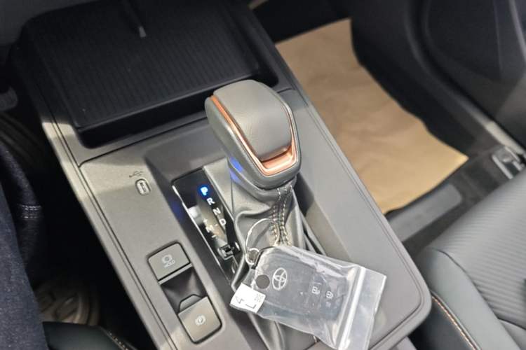 Used Toyota FRONTLANDER 2026 Model 2.0L CVT Comfort Edition Gear Lever