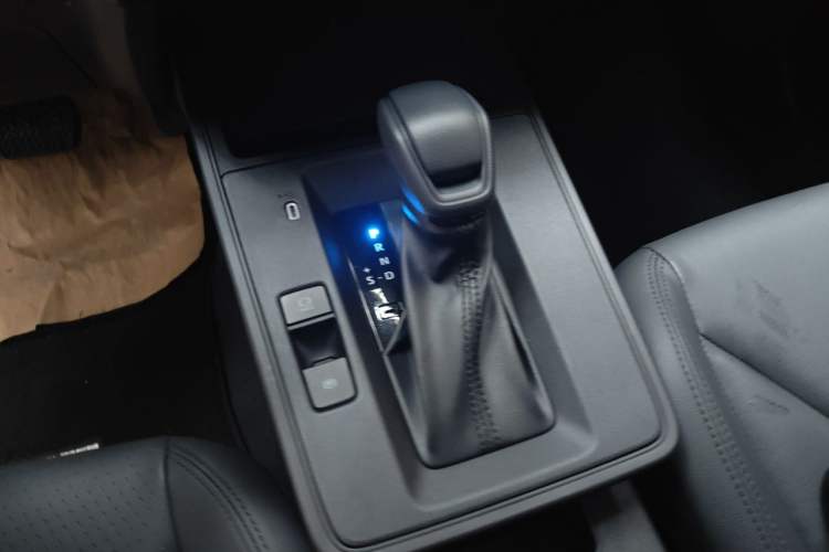 Used Toyota FRONTLANDER 2026 Model 2.0L Smart Electric Hybrid Dual-Engine Leading Edition Gear Lever